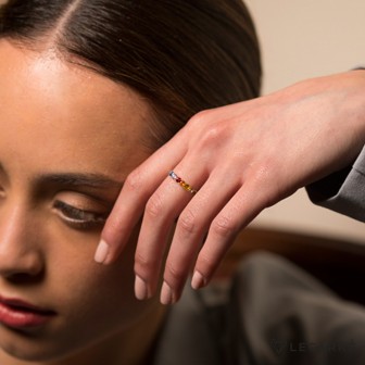 ANILLO ORO CON ZAFIROS COLORES