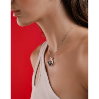 Colgante con perla gris Petra en acero