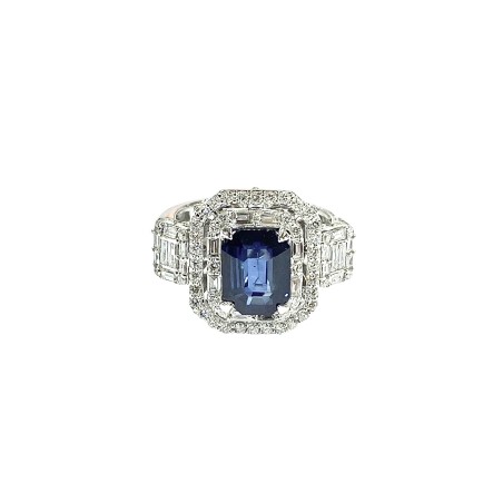 18KT WHITE GOLD BLUE SAPHIRE AND DIAMOND RING
