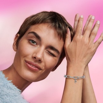 Charm Mini Colgante Corazón a Mano Alzada Pandora ME