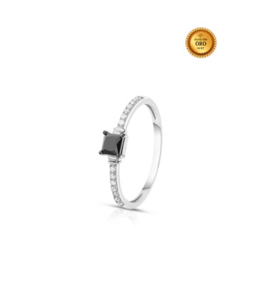 RING IN 18KT WHITE GOLD WITH BLACK AND WHITE DIAMONDS