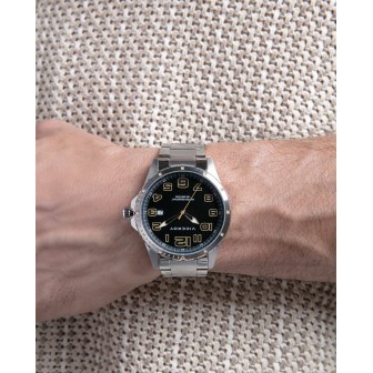 STEEL CASE AND BRACELET WATCH WITH QUARTZ MOVEMENT