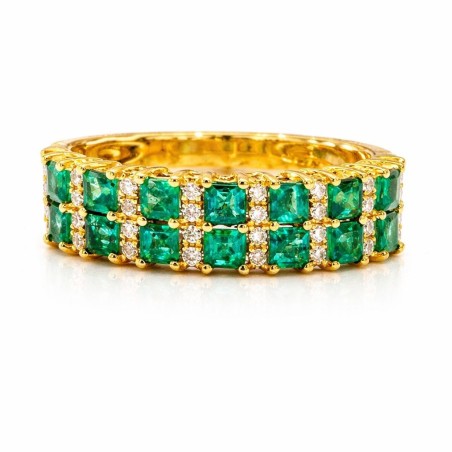 Anillo de Oro con Esmeraldas y Diamantes Elegante y Brillante
