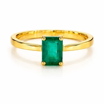 Elegant Yellow Gold Ring with a Natural Emerald
