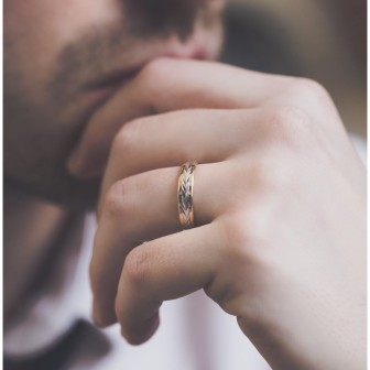 ALIANZA DE BODA DOS OROS 4MM DISEÑO EN ESPIGA