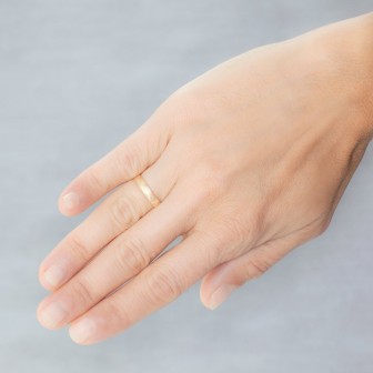 ALIANZA DE BODA ORO ACABADO HIELO 4MM