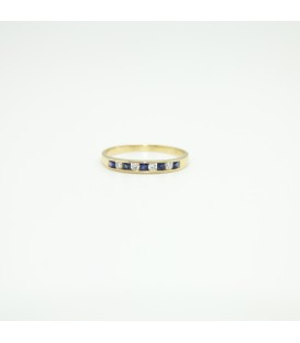 18 kts yellow gold ring with blue sapphire and diamonds