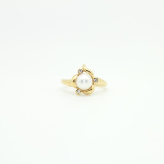 Sortija de perlas cultivadas y circonitas en oro de 18 kts