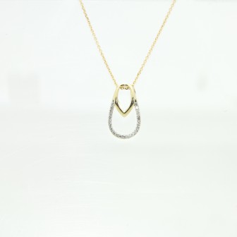 Colgante con cadena en oro amarillo de 9 kts con diamantes