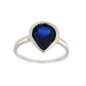 Anillo con circonita color zafiro, plata de ley con baño de rodio Anillo con circonita color zafiro, plata de ley con baño de rodio