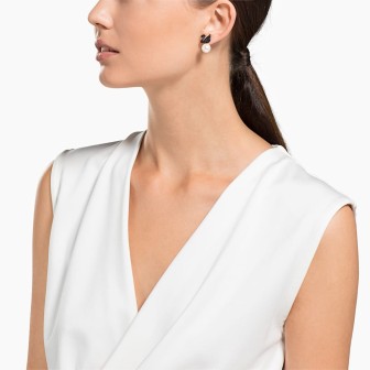 Iconic Swan Earrings