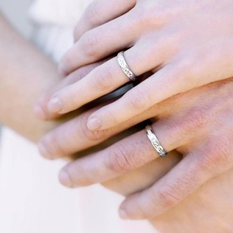 ALIANZA ORO BLANCO DIAMANTADA BRILLO 4MM