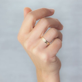 ALIANZA DE ORO ROMBOS 4MM