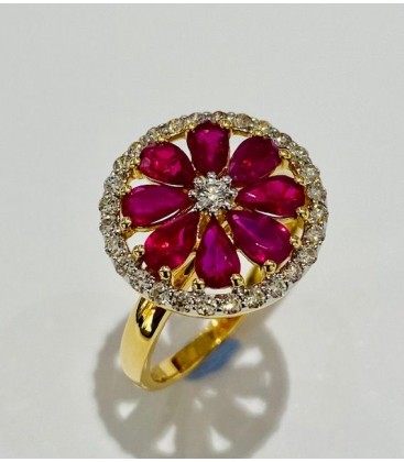 18 KTS BICOLOR GOLD RING WITH RUBY AND DIAMONDS