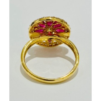 SORTIJA DE ORO BICOLOR DE 18 KTS CON RUBÍ Y DIAMANTES