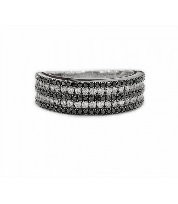 14 KTS WHITE GOLD RING WITH BLACK AND WHITE DIAMONDS