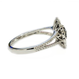 Sortija de oro blanco 14 kts con diamantes negro y blancos