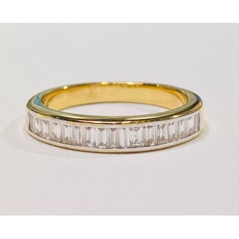 18 kts yellow gold ring with diamonds