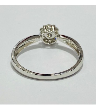 Diamond ring in white gold