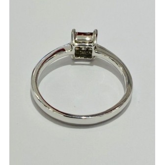 18 kts white gold ring with diamonds