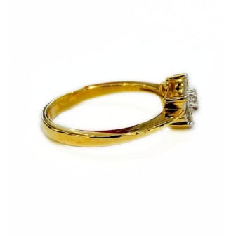 18 kts bicolor gold ring with diamonds