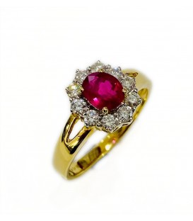 18 kts yellow gold ruby and diamond cluster ring