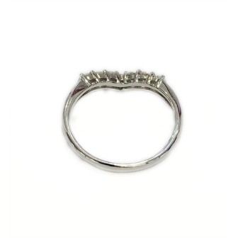 18 kts white gold ring with diamonds