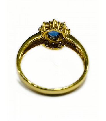 18 kts yellow gold blue sapphire and diamond cluster ring