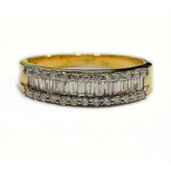 18 kts yellow gold ring with diamonds