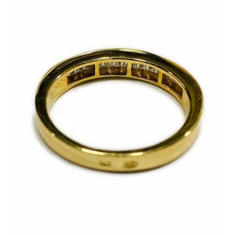 18 kts yellow gold ring with diamonds