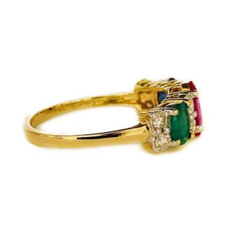 SORTIJA DE ORO DE 18 KTS CON RUBI, ZAFIRO Y ESMERALDA CON DIAMANTES