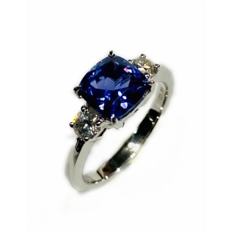 Sortija de tanzanita y diamantes