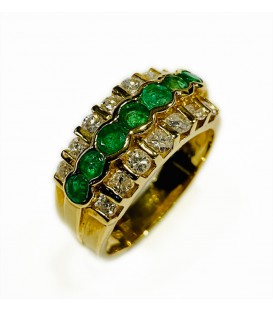 18 kts yellow gold ring with emeralds and diamonds
