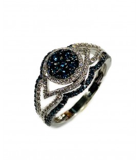 14 kts white gold ring with blue and white diamonds
